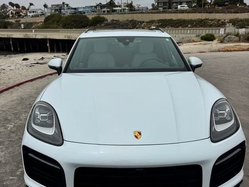 Used 2021 Porsche Cayenne AWD/4WD image 9