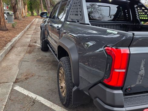 Used 2025 Toyota Tacoma 4x4 Double Cab Hybrid image 13