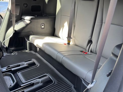 Used 2022 Toyota Highlander Platinum image 14