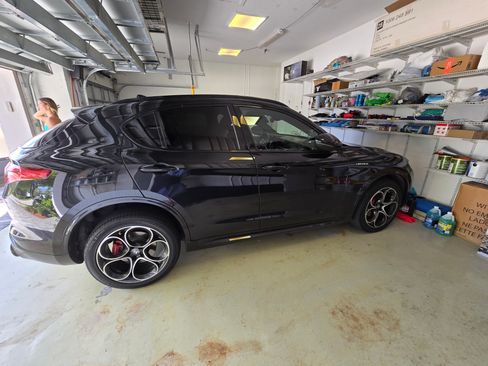 Used 2022 Alfa Romeo Stelvio Veloce AWD/4WD image 6