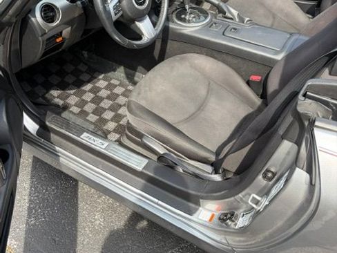 Used 2010 MAZDA MX-5 Miata Touring RWD image 11
