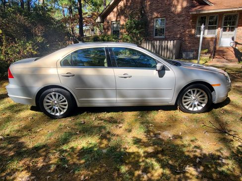 Used 2009 Mercury Milan Premier image 1