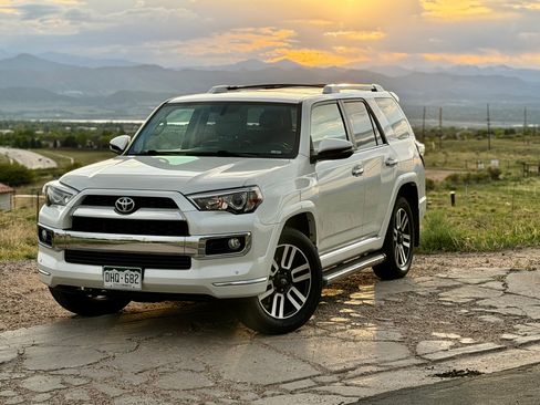 Used 2016 Toyota 4Runner Limited AWD/4WD image 2