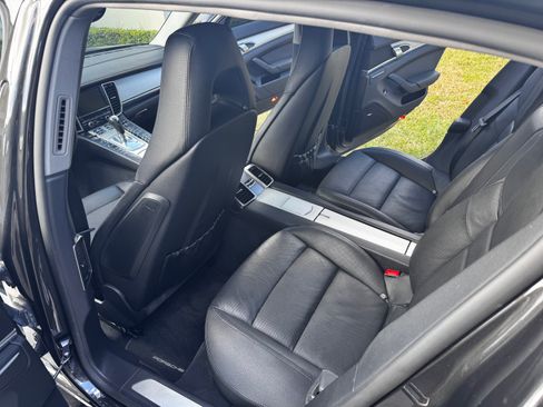 Used 2011 Porsche Panamera S image 4