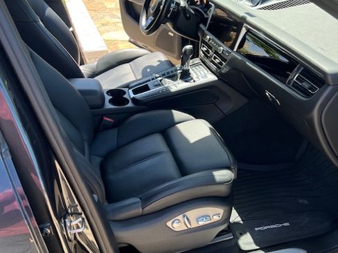 Used 2021 Porsche Macan S image 12