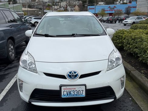 Used 2012 Toyota Prius Two image 2