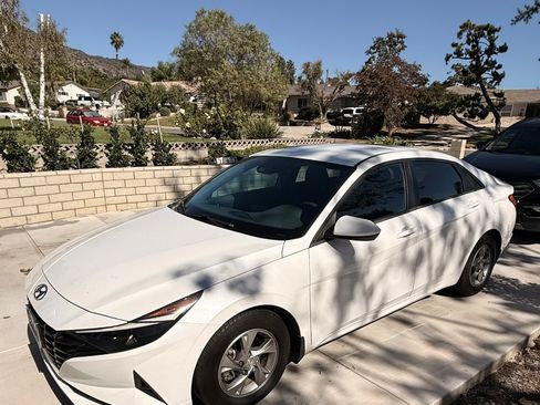 Used 2022 Hyundai Elantra SE image 5