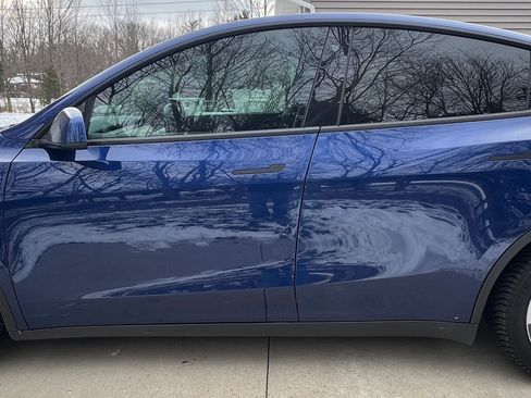 Used 2021 Tesla Model Y Long Range image 2