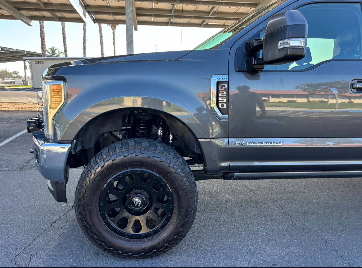 Used 2018 Ford F250 Lariat w/ Lariat Ultimate Package AWD/4WD image 5