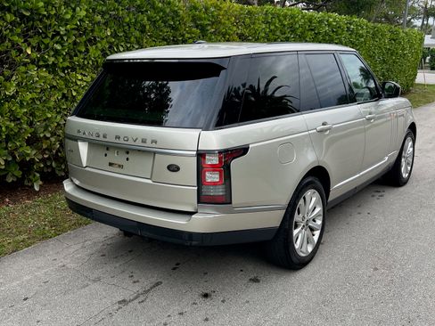 Used 2014 Land Rover Range Rover HSE image 2