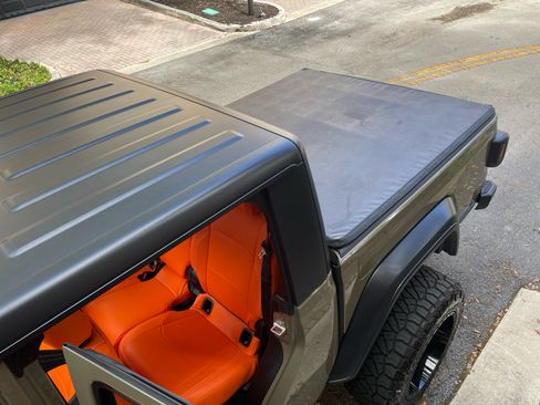 Used 2020 Jeep Gladiator Sport w/ Quick Order Package 24S image 4