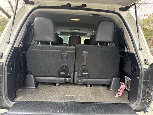 Used 2017 Toyota Land Cruiser image 16