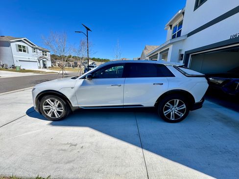 Used 2024 Cadillac Lyriq Tech image 8