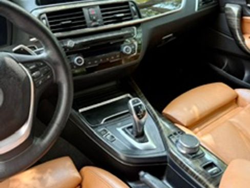 Used 2018 BMW 230i Convertible RWD image 17
