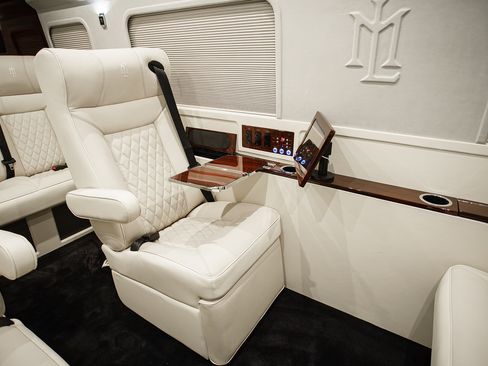 Used 2025 Mercedes-Benz Sprinter 2500 image 5