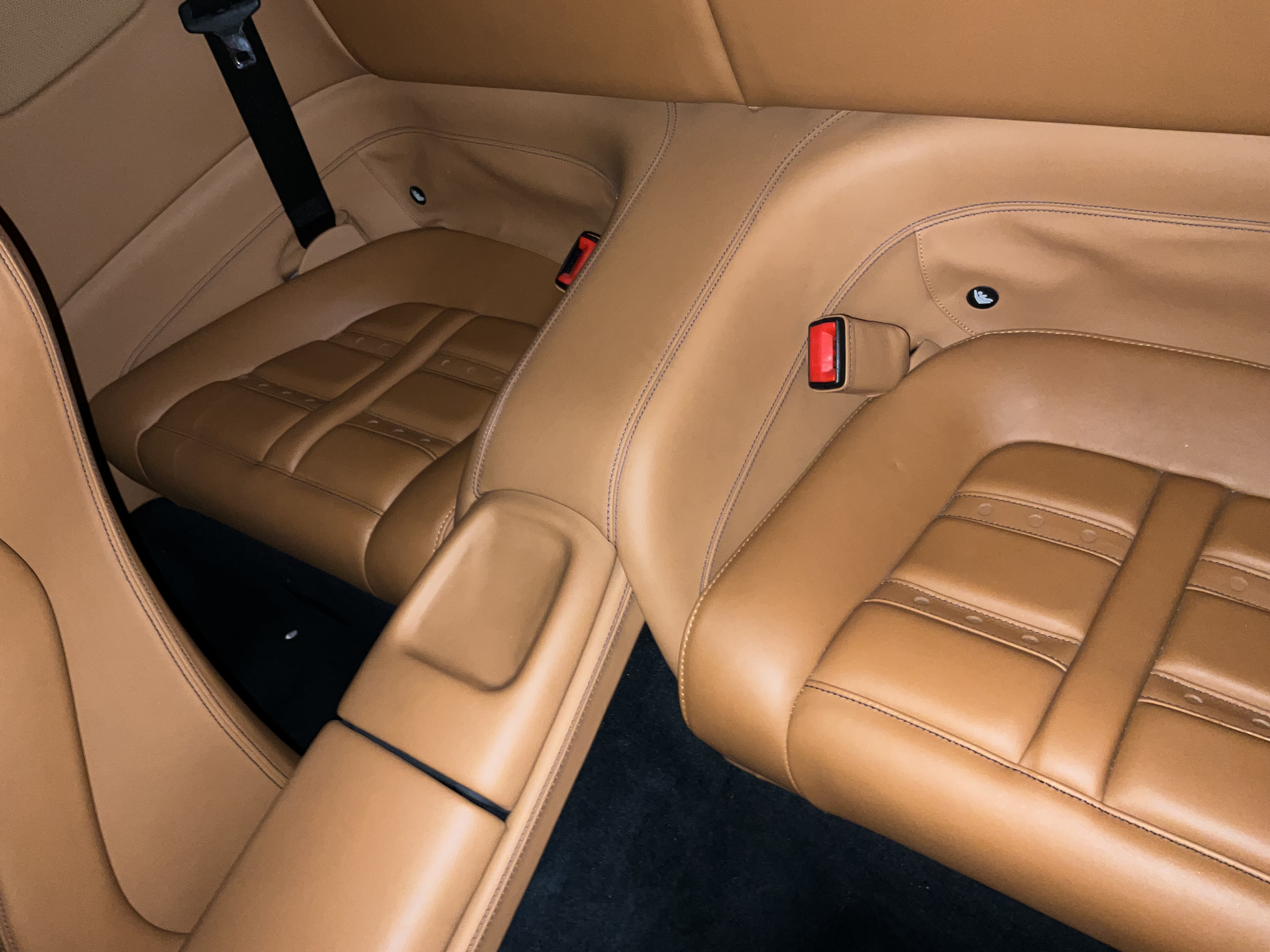 Used 2012 Ferrari California RWD image 2
