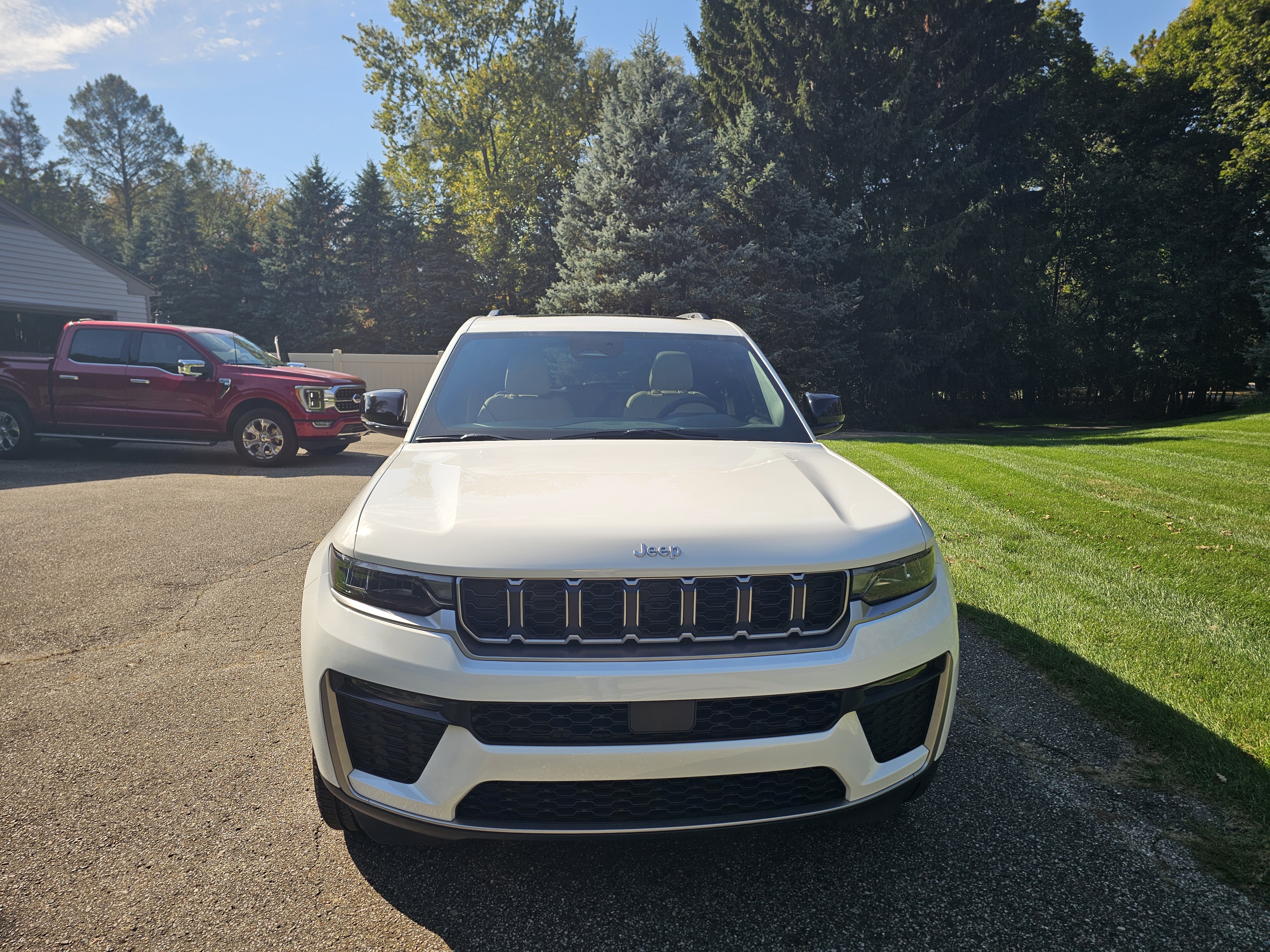 Used 2026 Jeep Grand Cherokee Limited AWD/4WD image 4