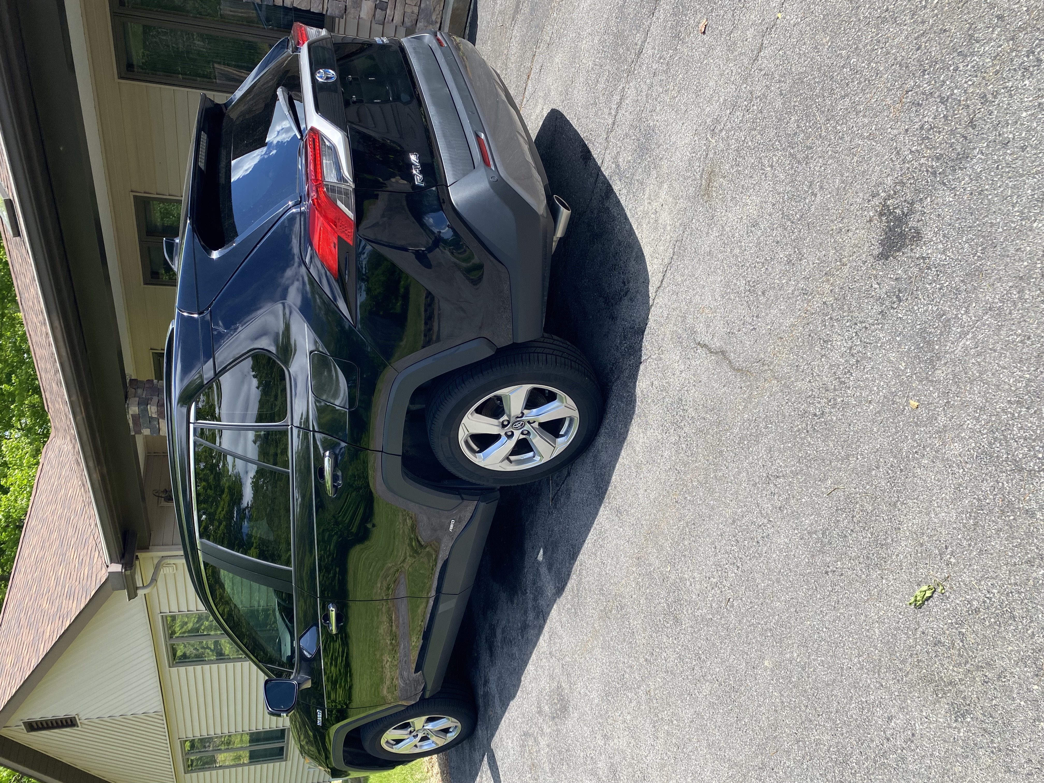Used 2020 Toyota RAV4 Limited w/ Limited Grade Weather Package AWD/4WD image 4