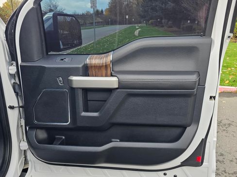 Used 2019 Ford F150 Lariat image 12