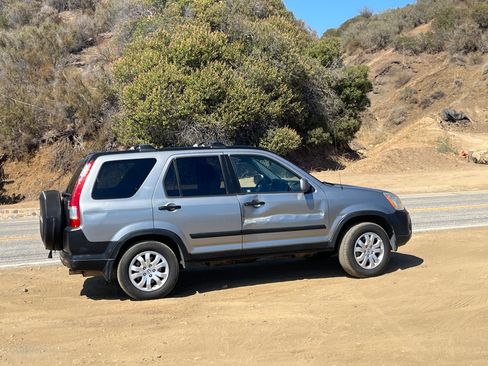 Used 2005 Honda CR-V EX image 6