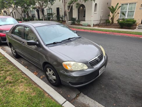 Used 2007 Toyota Corolla CE image 2