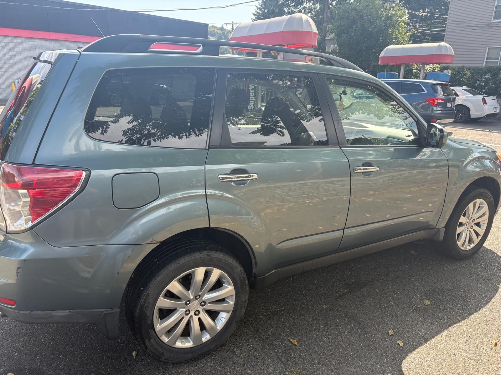Used 2012 Subaru Forester 2.5X Premium w/ All-Weather Pkg AWD/4WD image 2