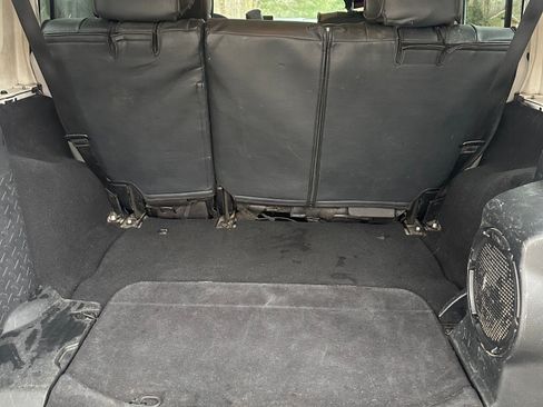 Used 2012 Jeep Wrangler Unlimited Rubicon w/ Connectivity Group image 12