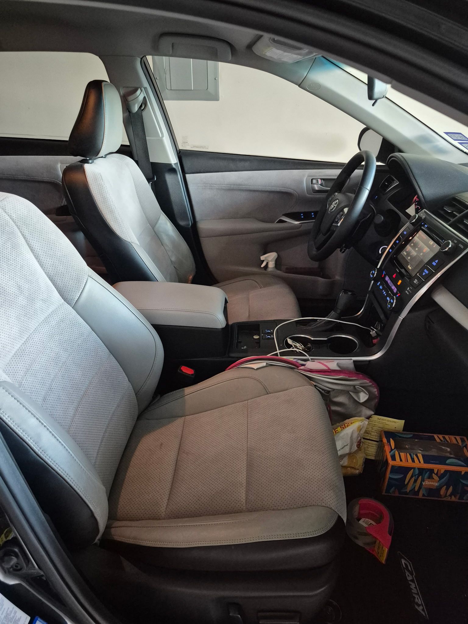 Used 2016 Toyota Camry XSE FWD image 9