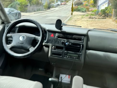 Used 2003 Volkswagen Eurovan MV image 6