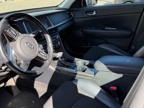 Used 2019 Kia Optima S image 8