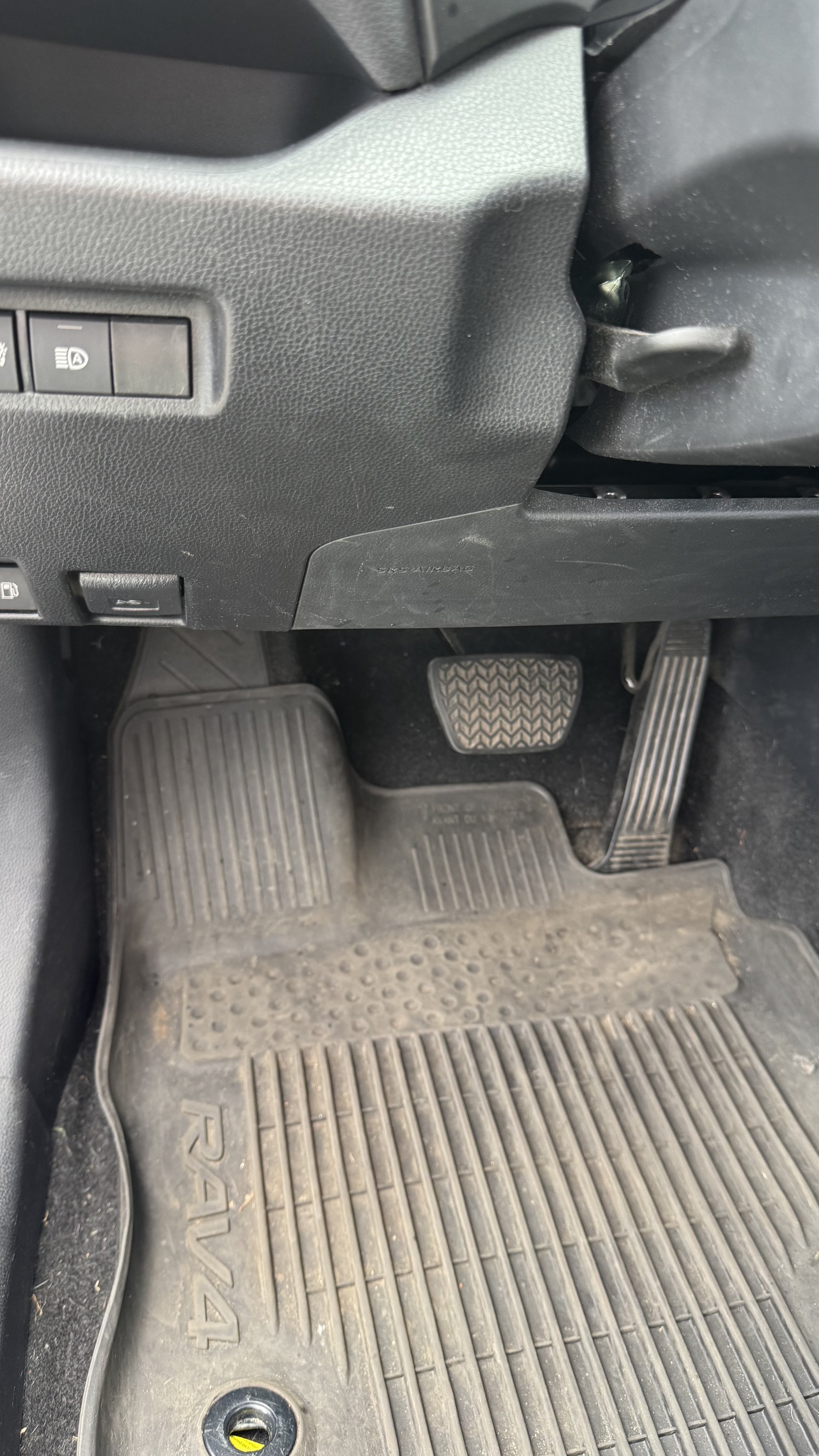 Used 2022 Toyota RAV4 XLE AWD/4WD image 26