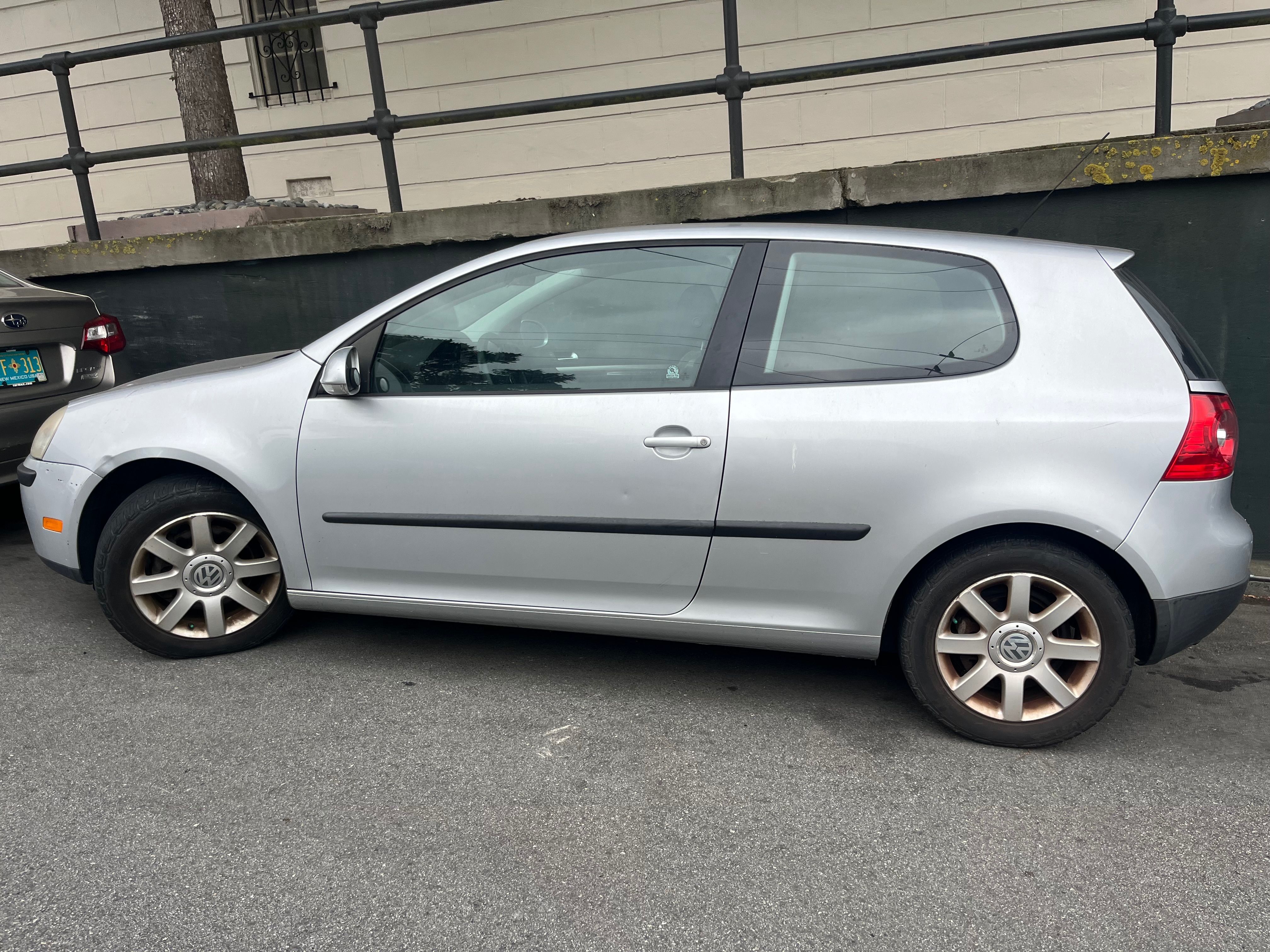 Used 2007 Volkswagen Rabbit 2-Door FWD image 1