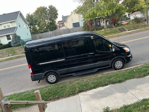 Used 2021 Ford Transit 350 XLT image 2