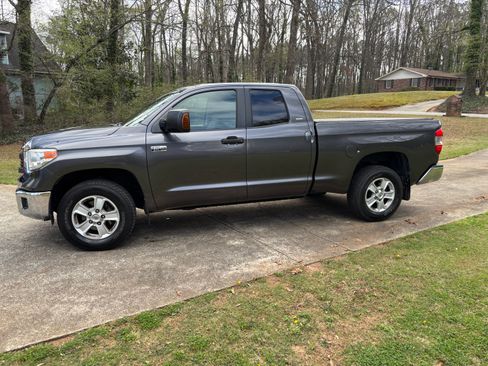 Used 2015 Toyota Tundra SR5 w/ SR5 Upgrade Package image 1