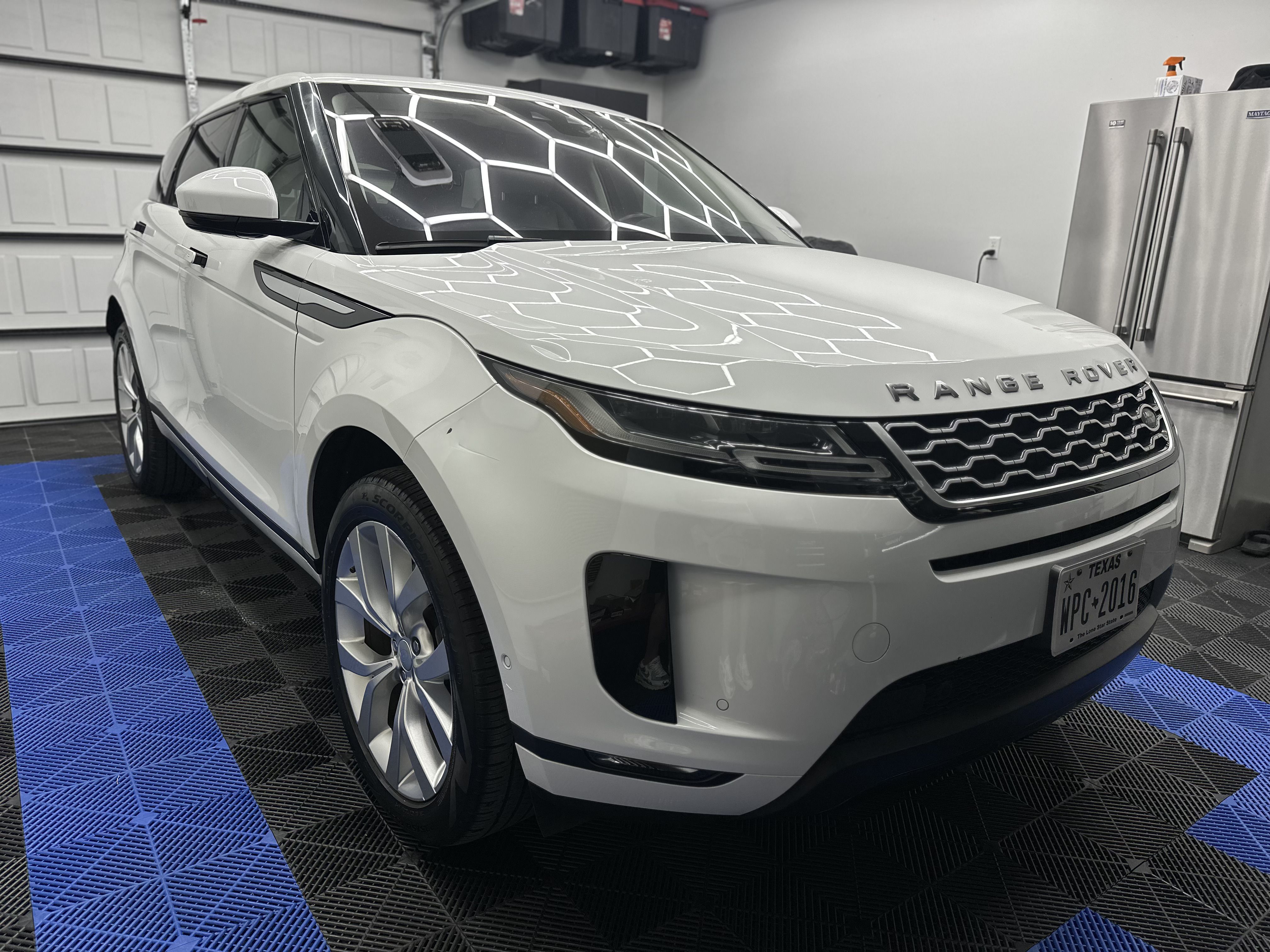 Used 2020 Land Rover Range Rover Evoque SE AWD/4WD image 2