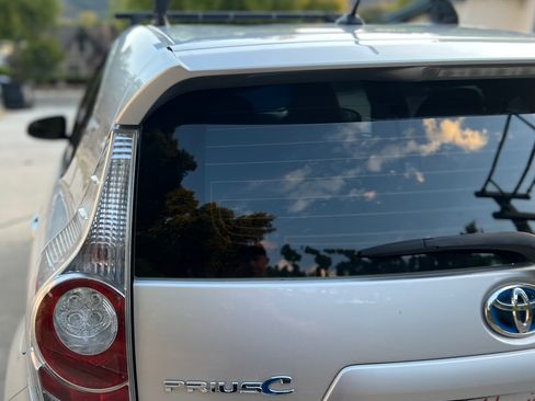 Used 2014 Toyota Prius C One image 13