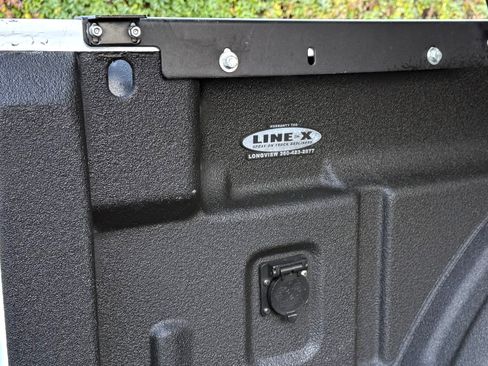 Used 2004 Chevrolet Silverado 2500 LT w/ Heavy-Duty Power Package image 12