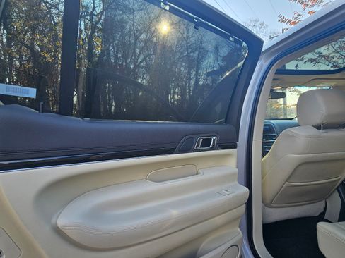 Used 2019 Lincoln MKT AWD image 14