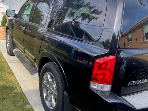 Used 2011 Nissan Armada Platinum image 4