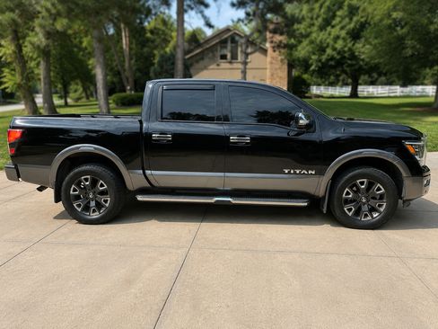 Used 2021 Nissan Titan Platinum Reserve w/ Moonroof Package AWD/4WD image 2