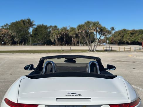 Used 2017 Jaguar F-TYPE Premium Convertible 2D image 6