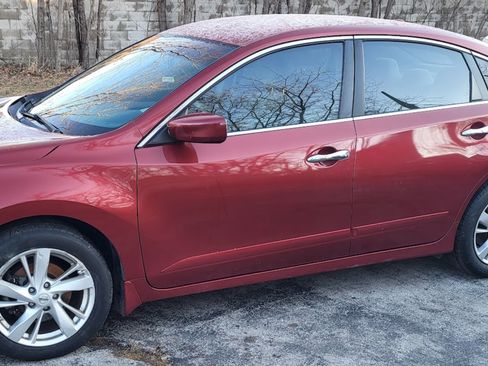 Used 2013 Nissan Altima 2.5 SV image 1