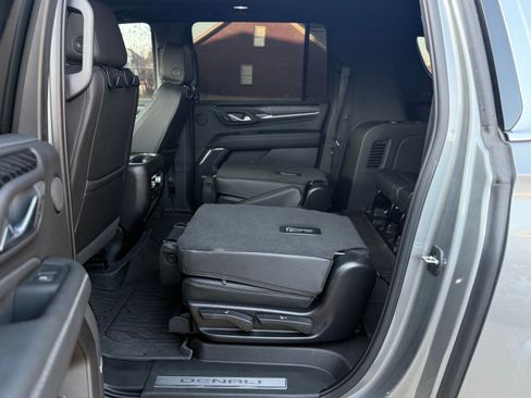 Used 2023 GMC Yukon XL Denali image 21