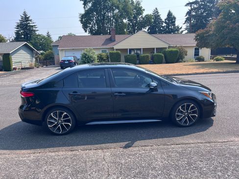 Used 2020 Toyota Corolla SE FWD image 1