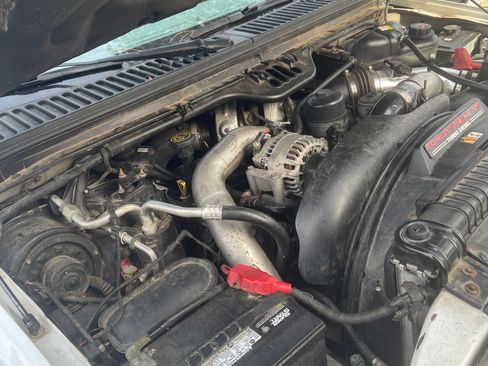 Used 2004 Ford F350 XLT image 10