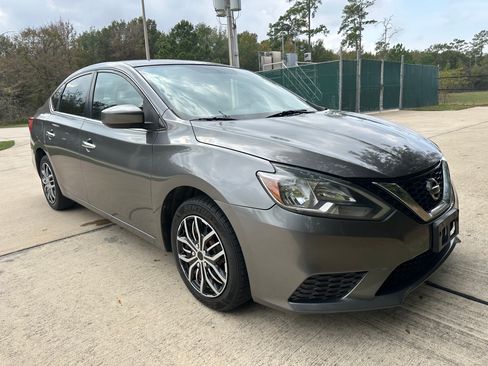 Used 2016 Nissan Sentra S image 5