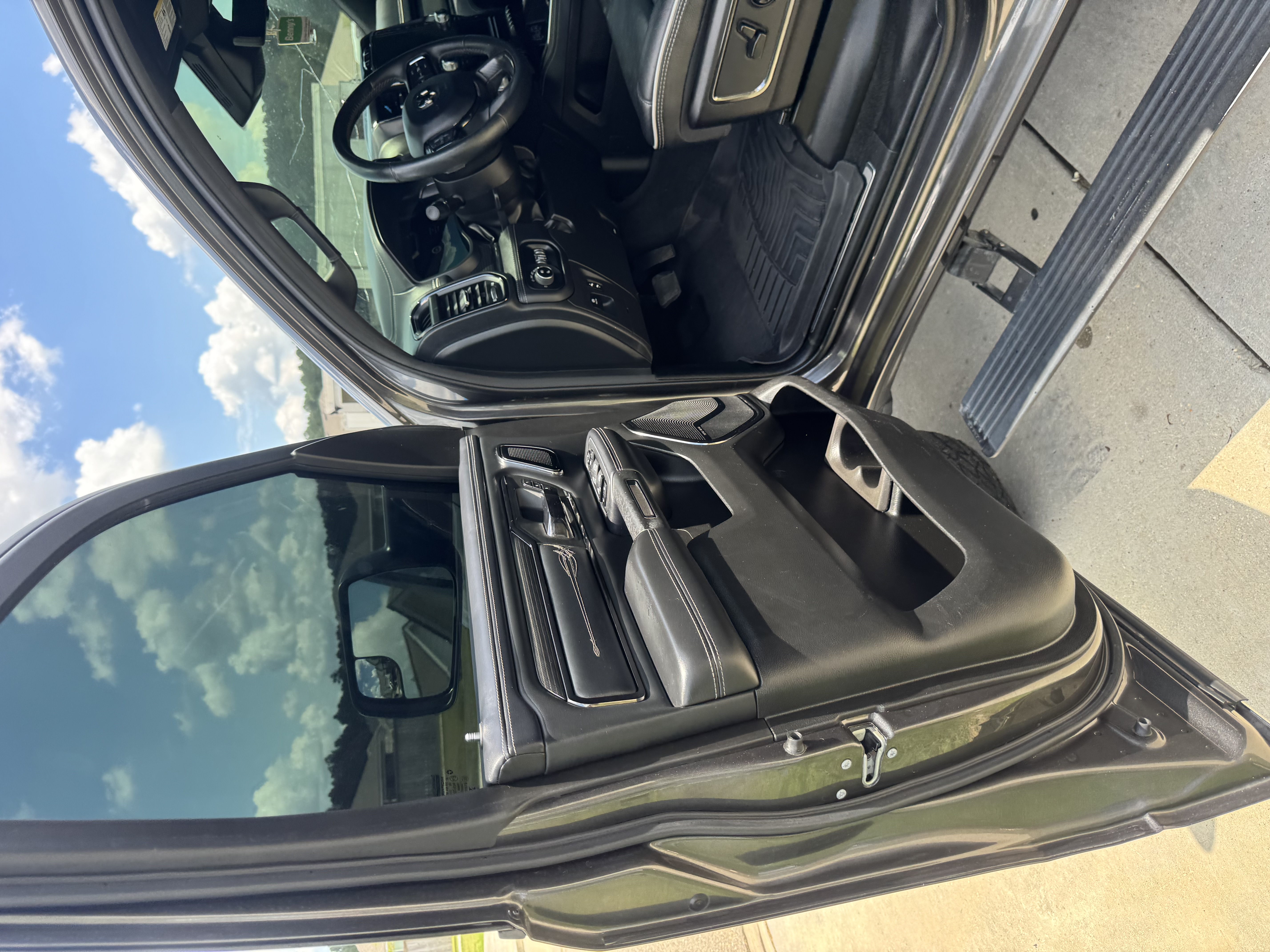 Used 2024 RAM 1500 Limited AWD/4WD image 11
