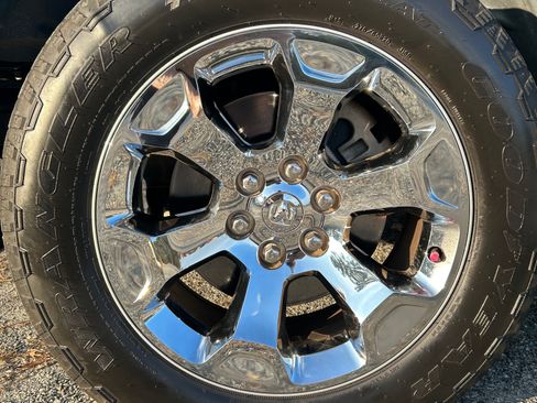 Used 2019 RAM 1500 Big Horn image 2