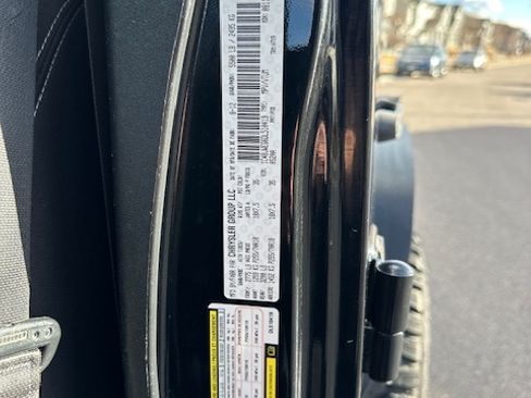 Used 2013 Jeep Wrangler Unlimited Sahara w/ Dual Top Group image 18