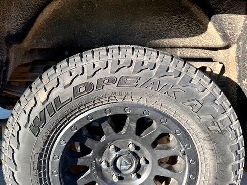 Used 2014 GMC Sierra 1500 SLE w/ Suspension Package, Off-Road image 17